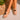 Sandalias planas Pink Desert A-54 camel, vista frontal con detalle de hojas - © Calzados Modesto®