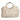 Bolso de rafia beige con tachuelas doradas y asa de aro metálico. © Calzados Modesto®