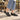 Pink Desert 2R5F-XX3595-08 Mocasín Negro para Mujer — modelo IA © Calzados Modesto®