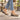 Pink Desert ME31095 Zapato plano Taupe para Mujer — modelo IA © Calzados Modesto®