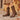 Pink Desert JD-93 Bota Marrón para Mujer — modelo IA © Calzados Modesto®